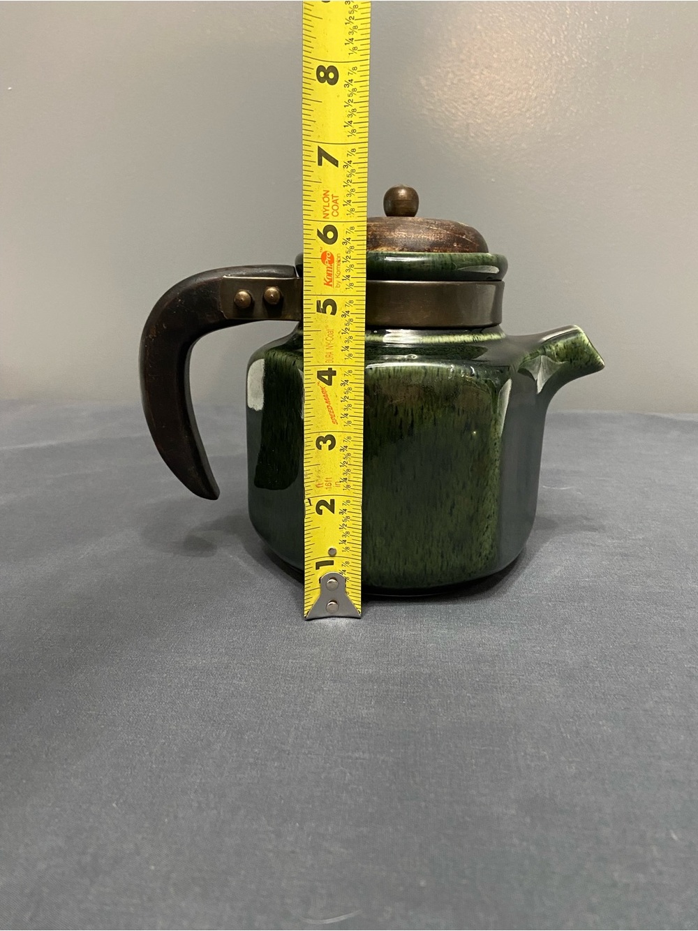VTG Japanese Stoneware Teapot Green Speckled Glaze Wooden Handle Brass Fittings - Picture 17 of 17